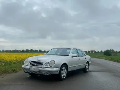 Gebraucht Mercedes E320 224 PS (164 kW) 1999 Silber Limousine