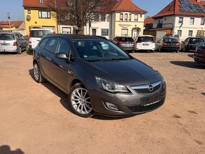 Gebraucht Opel Astra Design Edition 179 PS (131 kW) 2011 Grau Kombi