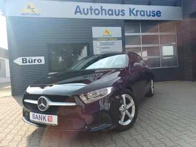 Gebraucht Mercedes A180 136 PS (100 kW) 2019 Schwarz Limousine