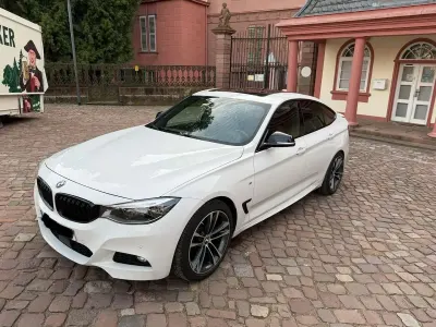Gebraucht BMW 330 M Sport 258 PS (189 kW) 2017 Weiß Kleinwagen