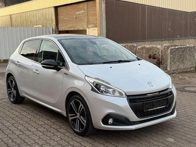 Gebraucht Peugeot 208 GT-line 110 PS (80 kW) 2017 Weiß Kleinwagen