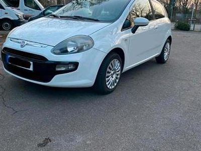 Weiß Gebraucht 2011 Fiat Punto Kleinwagen | 1.700 €