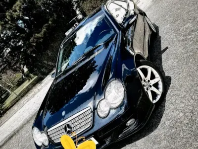 Gebraucht Mercedes C180 143 PS (105 kW) 2004 Schwarz Coupé