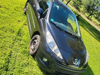 Gebraucht Peugeot 207 120 PS (88 kW) 2009 Schwarz Coupé