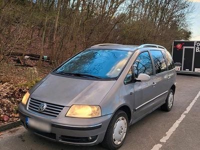 Gebraucht VW Sharan 116 PS (85 kW) 2006 Gold Van / Kleinbus