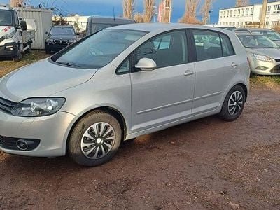 Gold Gebraucht 2012 VW Golf Comfortline Limousine | 3.200 € (Guter Preis)