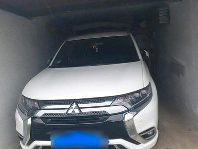 Gebraucht Mitsubishi Outlander P-HEV 220 PS (161 kW) 2020 Weiß SUV