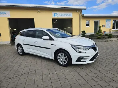 Gebraucht Renault Mégane II Business 116 PS (85 kW) 2021 Weiß Limousine