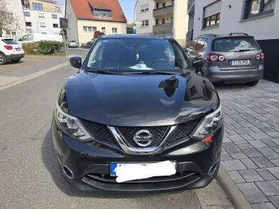 Gebraucht Nissan Qashqai 130 PS (95 kW) 2016 Schwarz SUV
