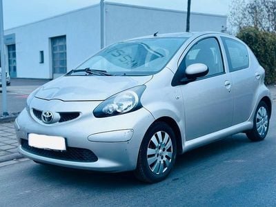Gold Gebraucht 2009 Toyota Aygo Kleinwagen | 4.199 € (Fairer Preis)