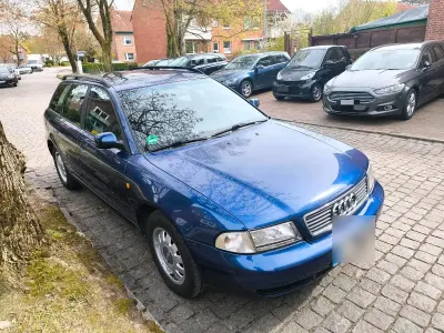 Gebraucht Audi A4 125 PS (91 kW) 1998 Blau Kombi