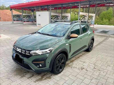 Second-hand Dacia Sandero Extreme 110 CP (80 kW) 2023 Verde Berlinǎ