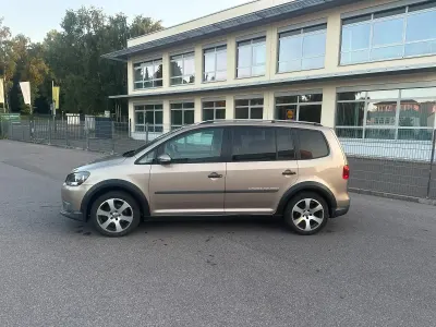 Gebraucht VW Touran Cross 105 PS (77 kW) 2011 Gold Van / Kleinbus