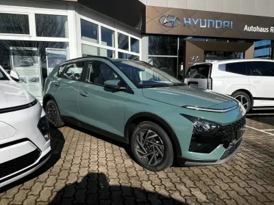 Neu Hyundai Bayon Trend 90 PS (66 kW) 2026 Mangrove green / mic SUV
