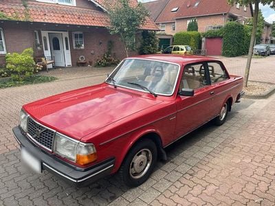 Gebraucht Volvo 240 100 PS (73 kW) 1982 Rot Limousine
