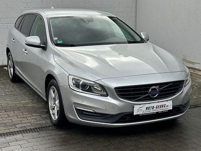 Gebraucht Volvo V60 Business Edition 190 PS (139 kW) 2016 Silber Kombi