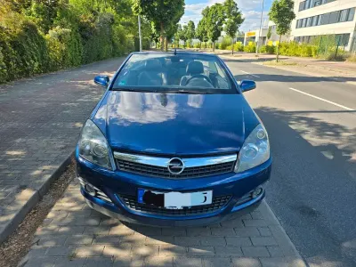 Usata Opel Astra Cabriolet Cosmo 116 CV (85 kW) 2008 Blu Cabrio