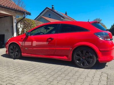 Usata Opel Astra GTC Sport 140 CV (102 kW) 2009 Rosso Berlina