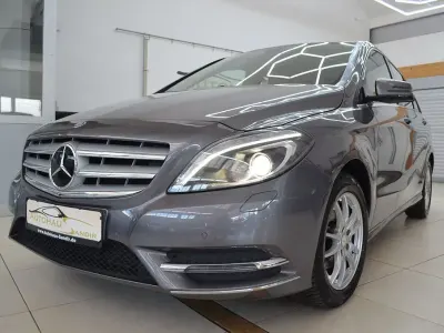 Gebraucht Mercedes B180 122 PS (89 kW) 2013 Grau Kleinwagen