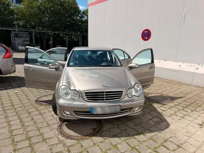 Gebraucht Mercedes C320 Classic 218 PS (160 kW) 2004 Grau Limousine