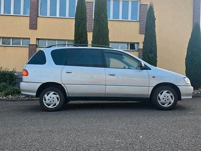 Gebraucht Toyota Picnic 128 PS (94 kW) 1998 Silber Van / Kleinbus