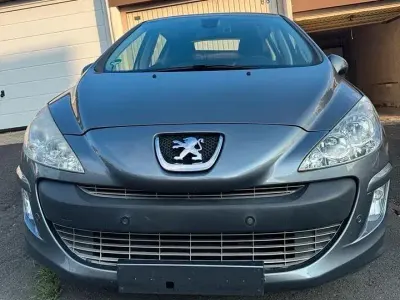 Gebraucht Peugeot 308 120 PS (88 kW) 2011 Grau Kleinwagen