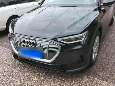 Gebraucht Audi e-tron 230 kW (313 PS) 2021 Schwarz SUV