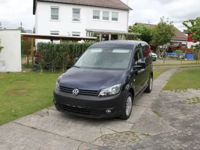 Second-hand VW Caddy Trendline 140 CP (102 kW) 2014 Albastru Monovolum