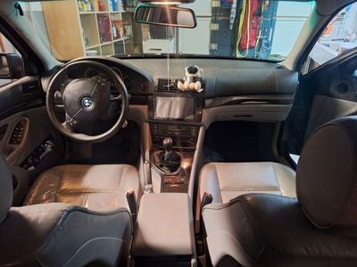 BMW 523