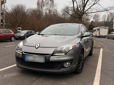 Gebraucht Renault Mégane III Dynamique 110 PS (80 kW) 2013 Grau Kleinwagen