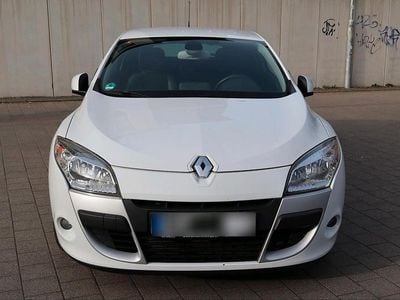 Gebraucht Renault Mégane Coupé 102 PS (75 kW) 2010 Weiß Coupé