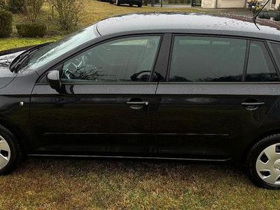 Usata Skoda Rapid Active 86 CV (63 kW) 2014 Nero Utilitaria