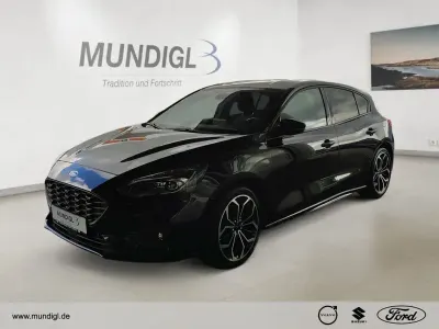 Używany Ford Focus ST-Line 150 KM (110 kW) 2022 Czarny Sedan/Limuzyna