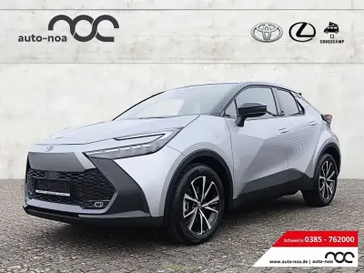 Neu Toyota C-HR Team 223 PS (164 kW) 2025 Silber SUV