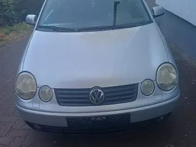 Gebraucht VW Polo Basis 64 PS (47 kW) 2004 Silber Kleinwagen
