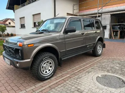 Gebraucht Lada niva 80 PS (58 kW) 2020 Braun SUV