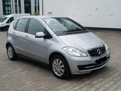 Gebraucht Mercedes A180 109 PS (80 kW) 2011 Silber Kleinwagen