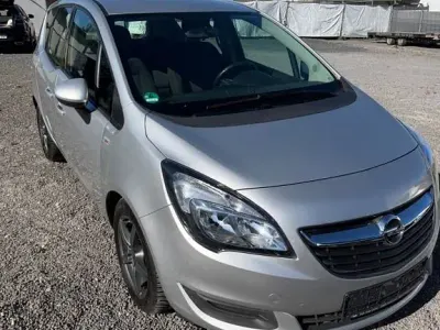 Gebraucht Opel Meriva Innovation 120 PS (88 kW) 2015 Silber Van / Kleinbus