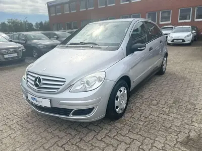 Gebraucht Mercedes B150 95 PS (69 kW) 2006 Silber Van / Kleinbus