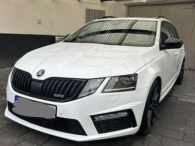 Weiß Gebraucht 2017 Skoda Octavia RS Kombi | 16.500 €