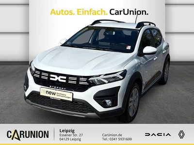 Gebraucht Dacia Sandero Expression 91 PS (66 kW) 2024 Arktis weiß Kleinwagen