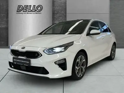 Używany Kia Ceed Platinum Edition 140 KM (102 kW) 2019 Biały Hatchback