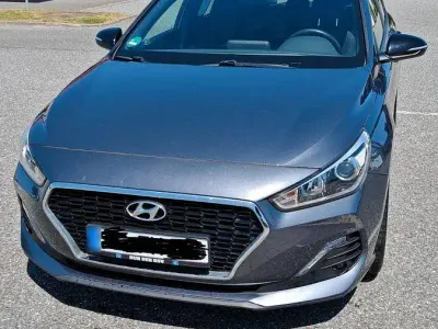 Gebraucht Hyundai i30 Passion 99 PS (72 kW) 2019 Grau Limousine