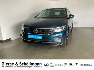 Gebraucht VW Tiguan United 150 PS (110 kW) 2020 Nightshade blue metallic (metallic) SUV