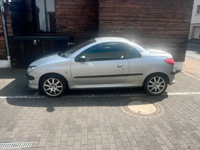 Gebraucht Peugeot 206 CC 136 PS (100 kW) 2001 Cabrio