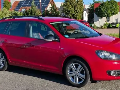 Gebraucht VW Golf VII Comfortline 105 PS (77 kW) 2013 Rot Limousine