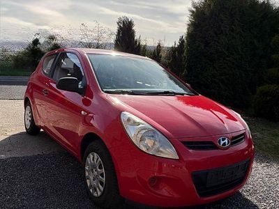 Usata Hyundai i20 Comfort 78 CV (57 kW) 2009 Rosso Utilitaria
