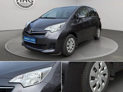 Gebraucht Toyota Verso-S 99 PS (72 kW) 2014 Grau Van / Kleinbus