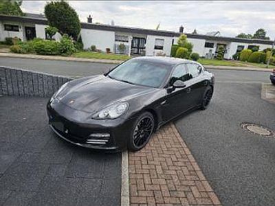 Porsche Panamera 4