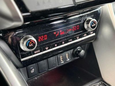 Weiss Gebraucht 2022 Mitsubishi Outlander P-HEV | 25.990 € (Fairer Preis)